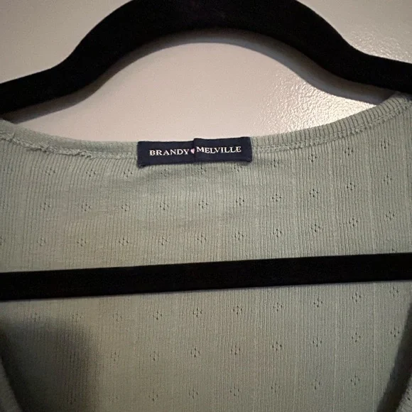 Brandy Melville long sleeve Top in Green - Picture 3 of 4